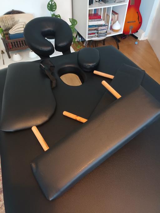 Buy & Sell Mill Hill East Station Barnet - Photos for Massage table