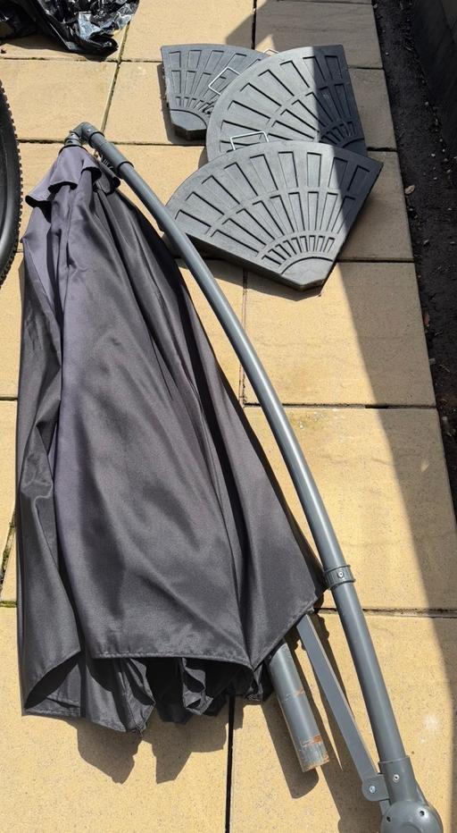 Buy & Sell Wallasey Wirral - Photos for Cantilever hanging parasol with 3 weights