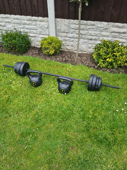 Buy & Sell Halesowen Dudley - Photos for 2 x 6kg kettle bells and bar and weights