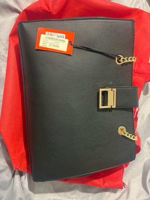  — Valentino bag
