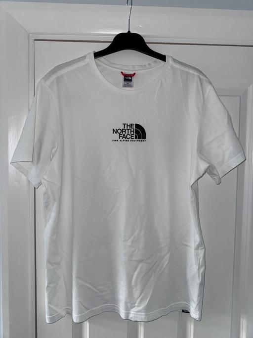  — The North Face Centre Logo T-shirt Medium