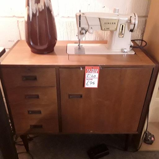 Buy & Sell Saint Pauls Trading Estate Tameside - Photos for Vintage Singer sewing machine with table-unit