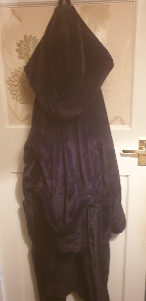  — BLACK FLUX FUR DRESSING GOWN