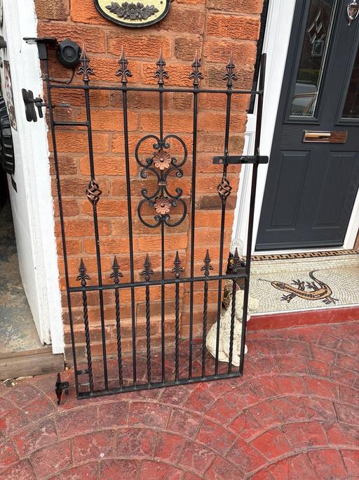 Buy & Sell Essington Wolverhampton - Photos for Beautiful metal gate with hinges