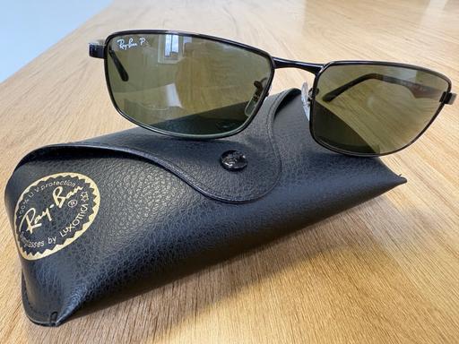  — Ray Ban sunglasses, polarised, new.