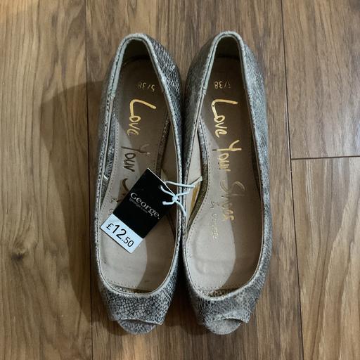  — Ladies Wedge Shoes