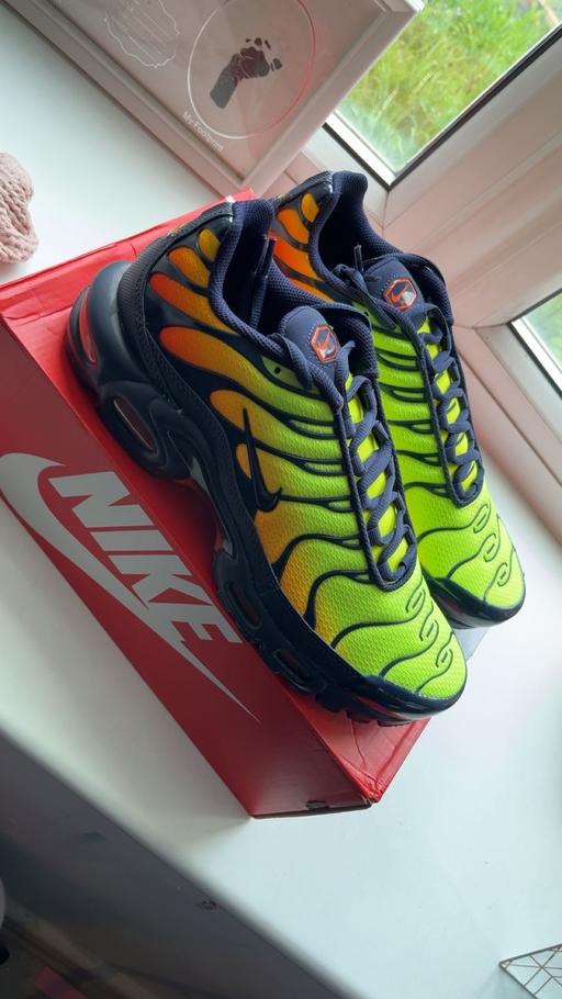  — Brand new Tns size 9uk