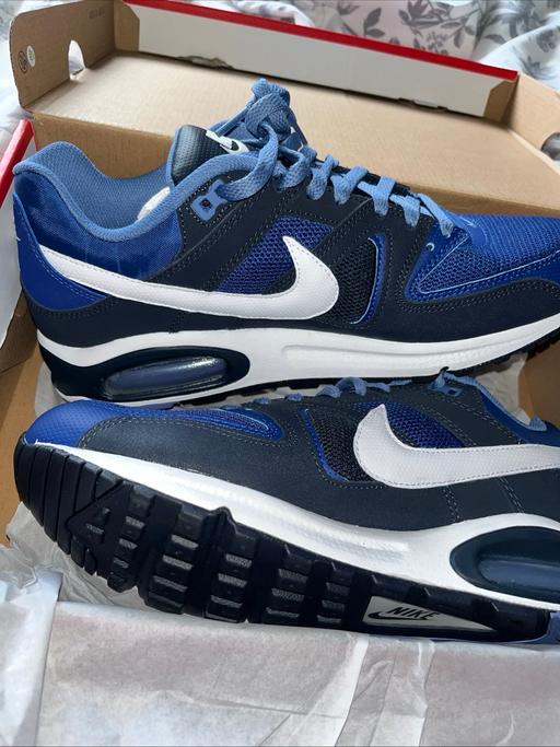  — New air max commends!! Size 9