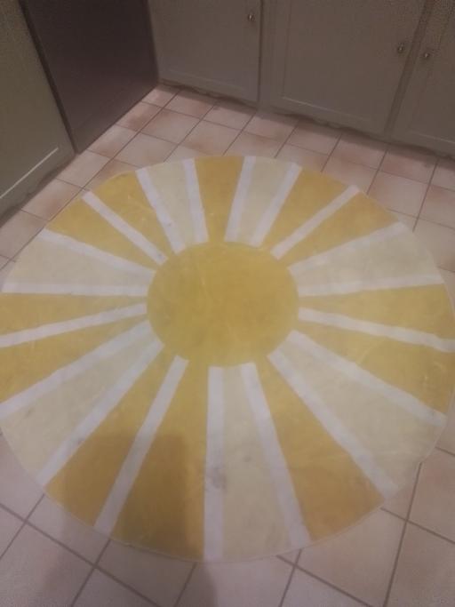 Buy & Sell Streetly Walsall - Photos for LARGE CIRCULAR RUG WASHABLE
