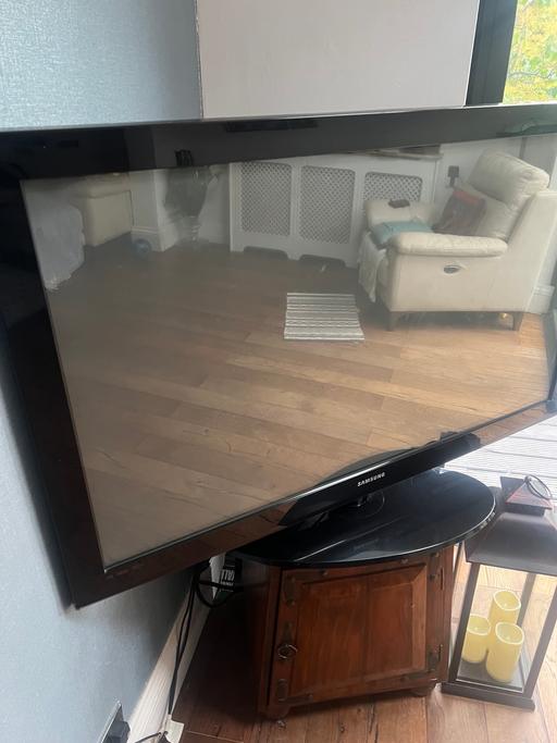  — Samsung 50each TV