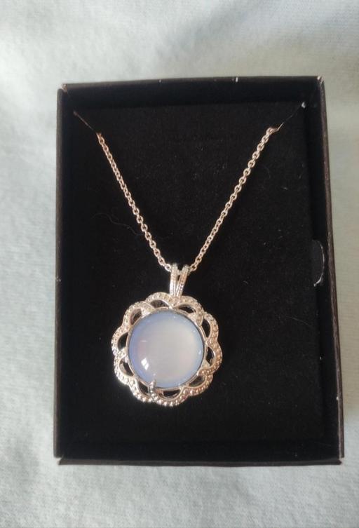  — Beautiful necklace chain