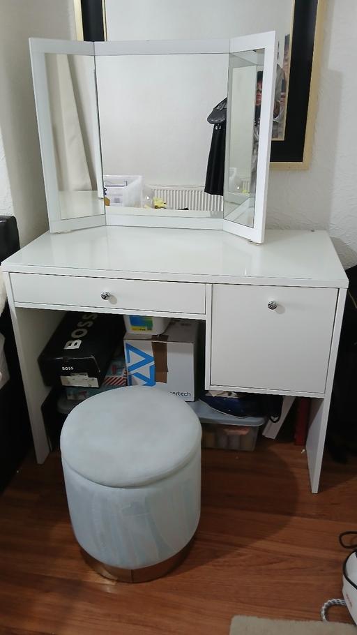 Buy & Sell - Photos for White Vanity Table with Mirror & Storage Stoo