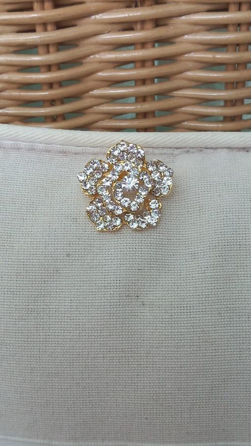  — vintage brooch