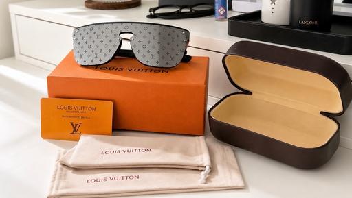  — LV sunglasses