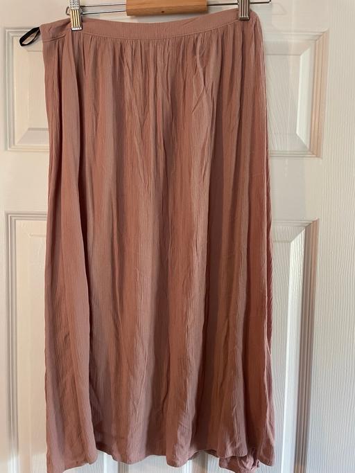  — Skirt