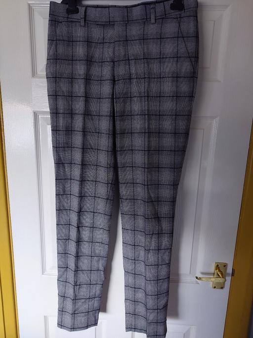  — Mens black/white trousers size 32W 32L