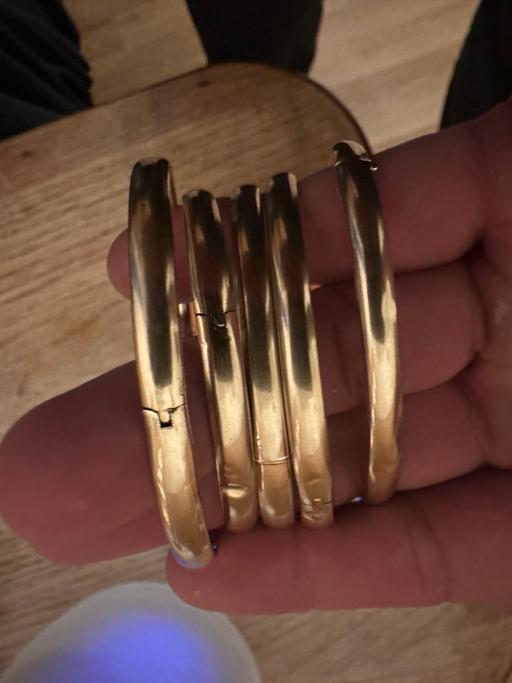  — 9CT 375 Bangle Set X5 bangles Gold over 25gr