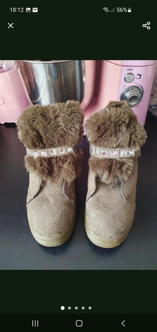 — ladies/girls fur trim boots NEW