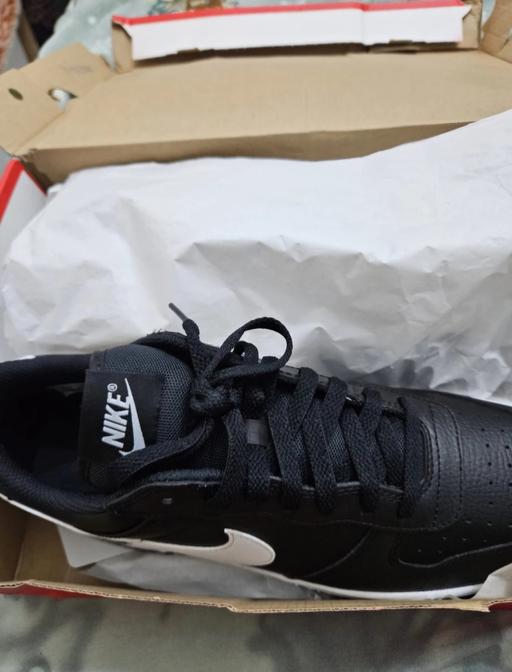  — nike big low size 10