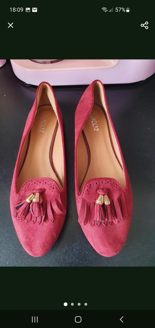  — ladies flat shoes