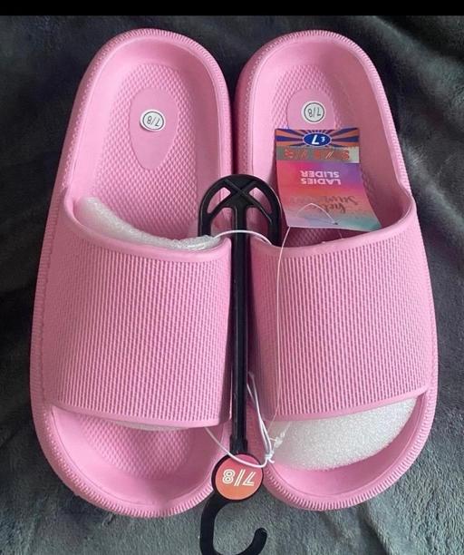  — Pink sliders size 7/8