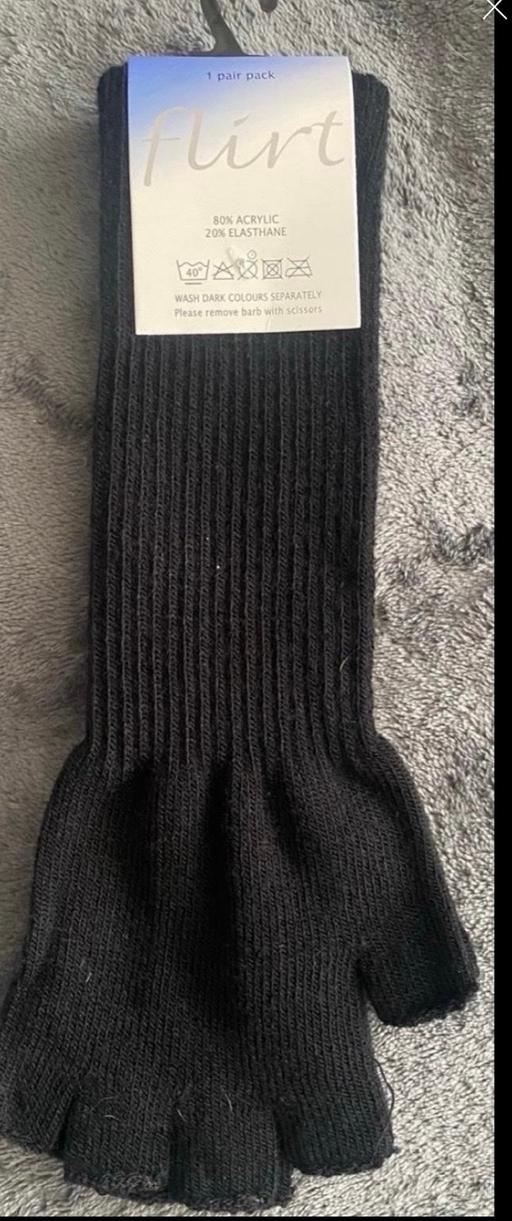  — Fingerless gloves one size