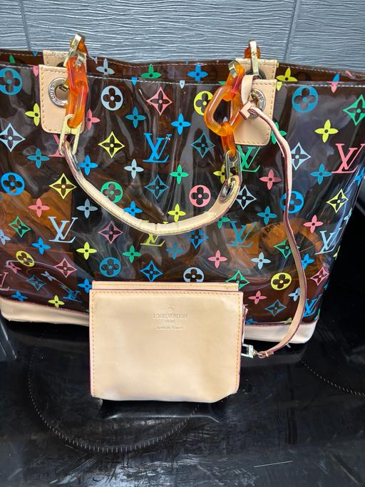  — Cross body bag