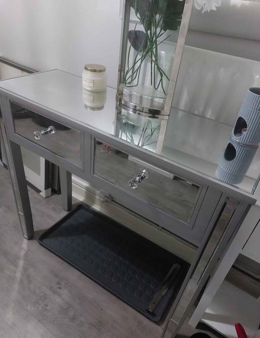  — Console Table