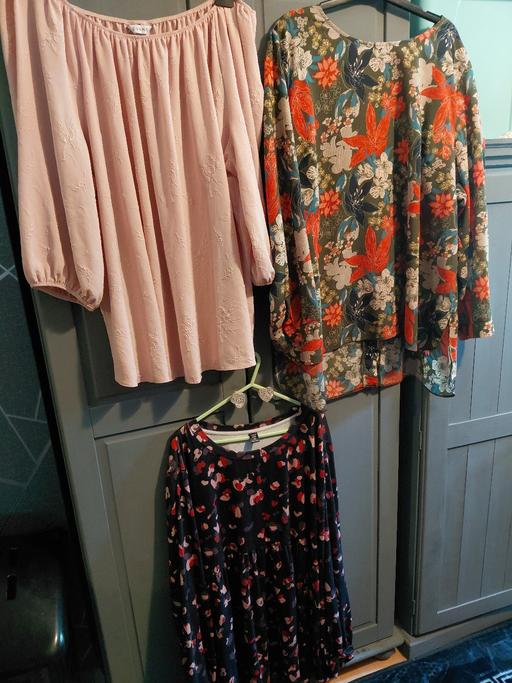  — 3 tops size 24