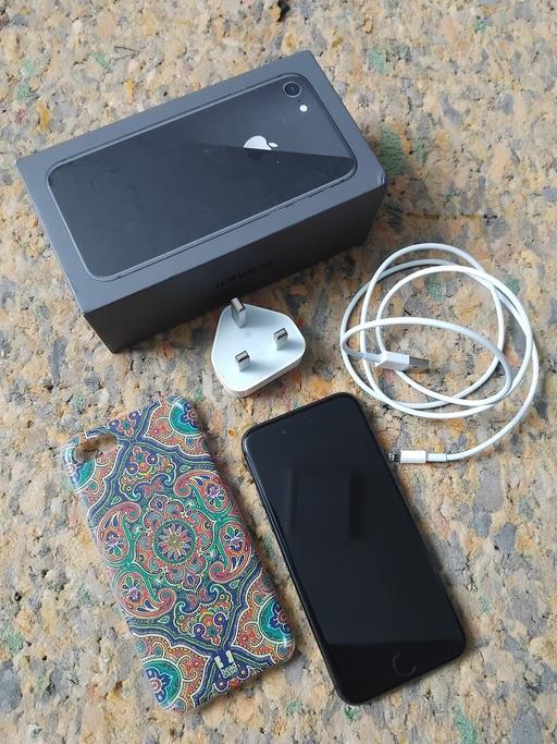 — Apple IPhone 8 64GB Unlocked with box & case