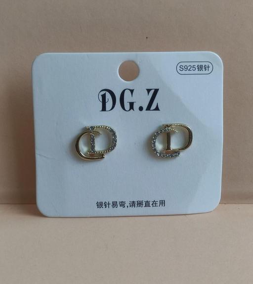  — Beautiful earrings
