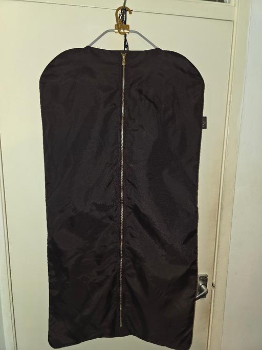  — Louis vuitton garment cover