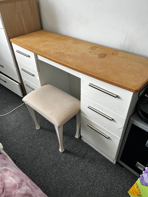  — dressing table with stool