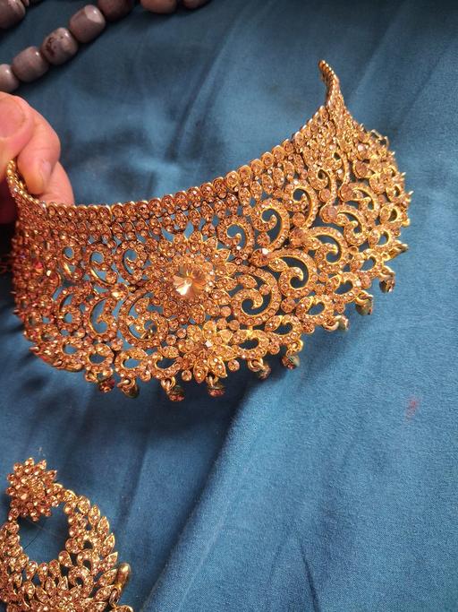  — jewellery set