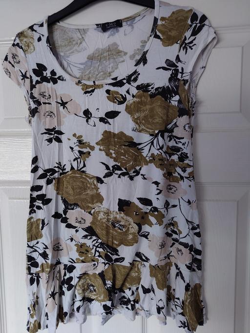  — Women's short sleeved top size S
