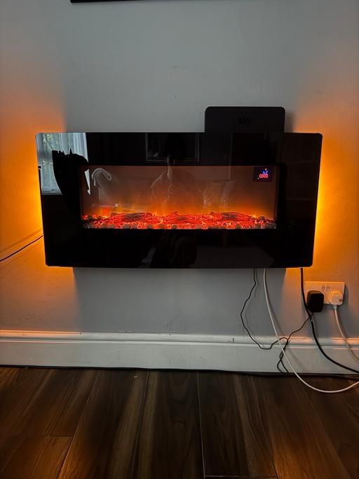  — Electric heating fireplace