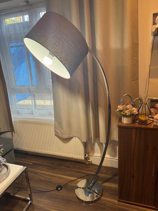  — stand lamp