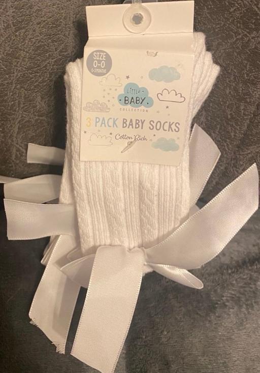  — Babies socks size 00