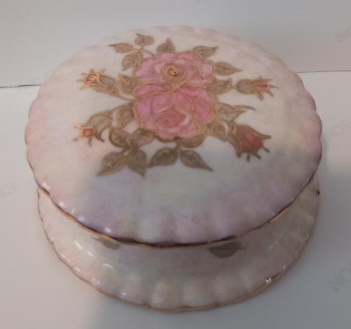  — Hand painted rose trinket pot