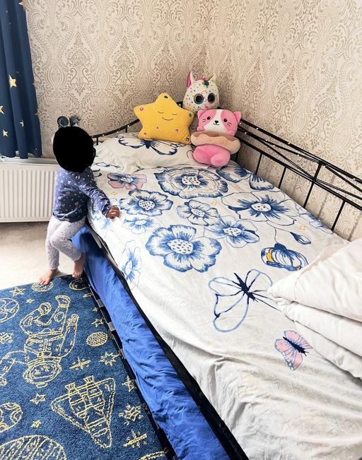  — Metal Day Bed frame with trundle - only frame
