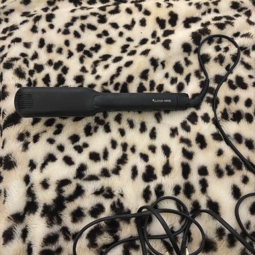  — Cloud nine hair straighteners☁️🤍