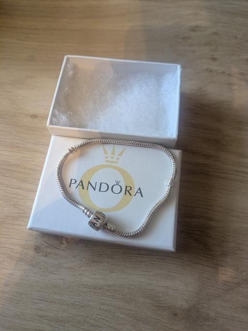  — pandora bracelet. good clean condition