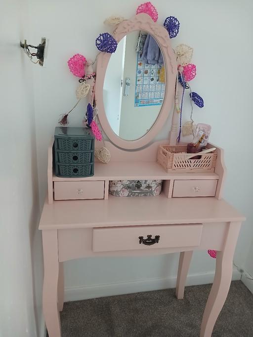  — dressing table