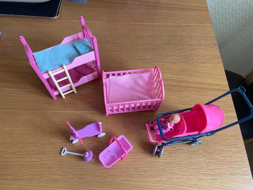  — Doll house set