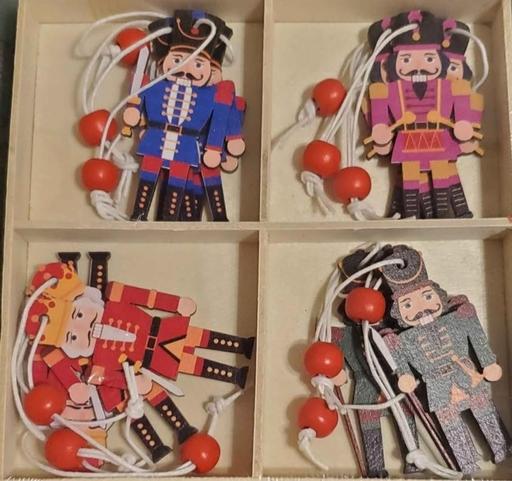  — BN wooden nutcracker xmas decs