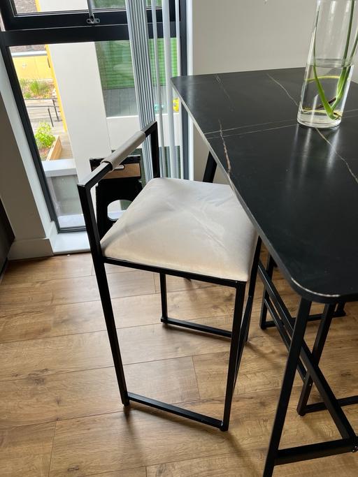  — Table and high chairs