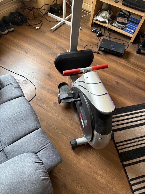  — Rowing machine