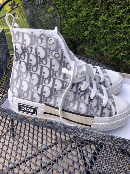  — Christian Dior B23