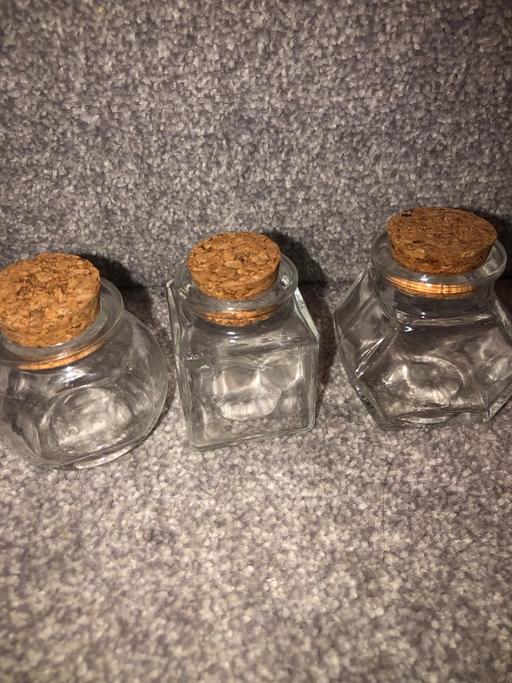  — Storage jars