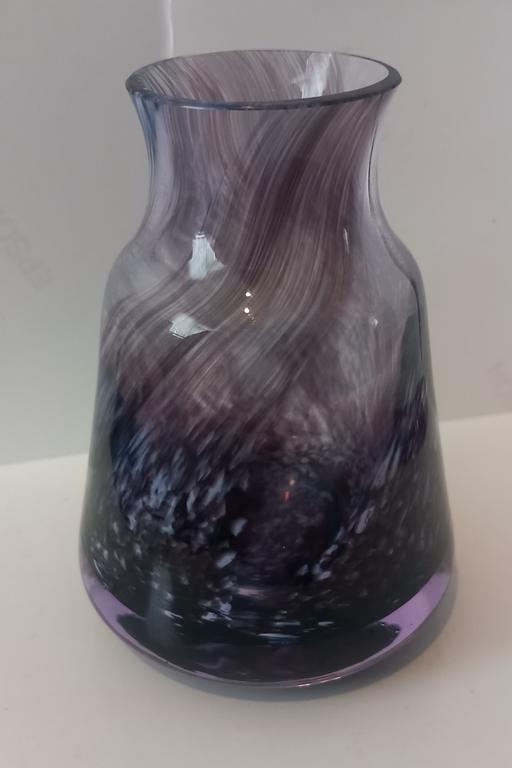  — Small unsigned caithness vase